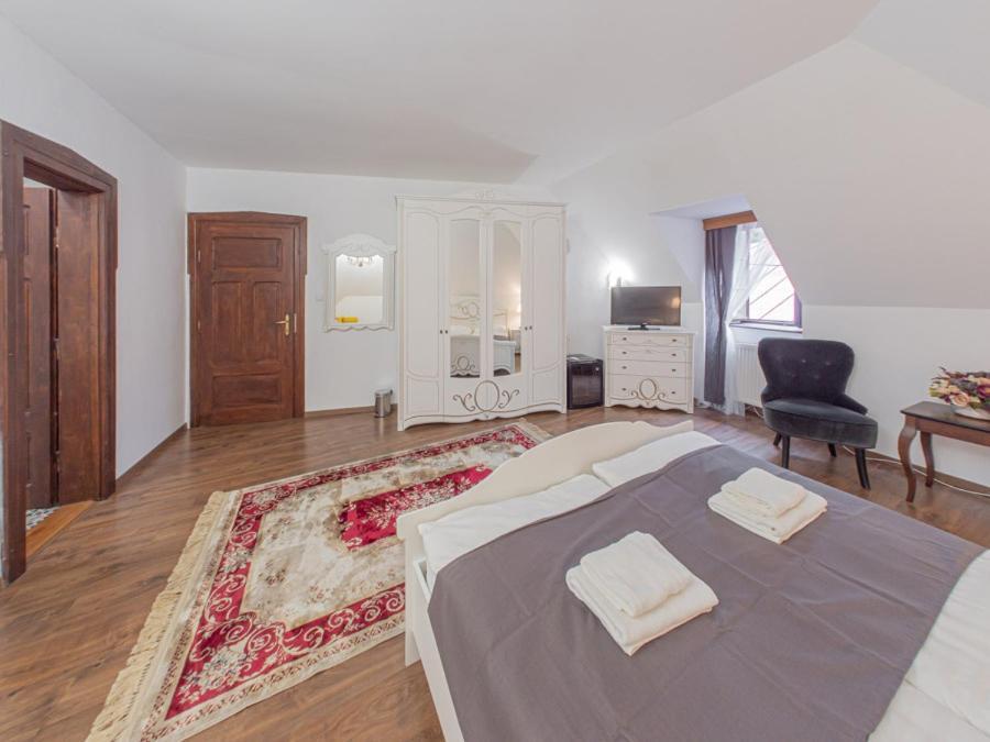 Hotel Salamander - Garni Banska Stiavnica Exterior photo