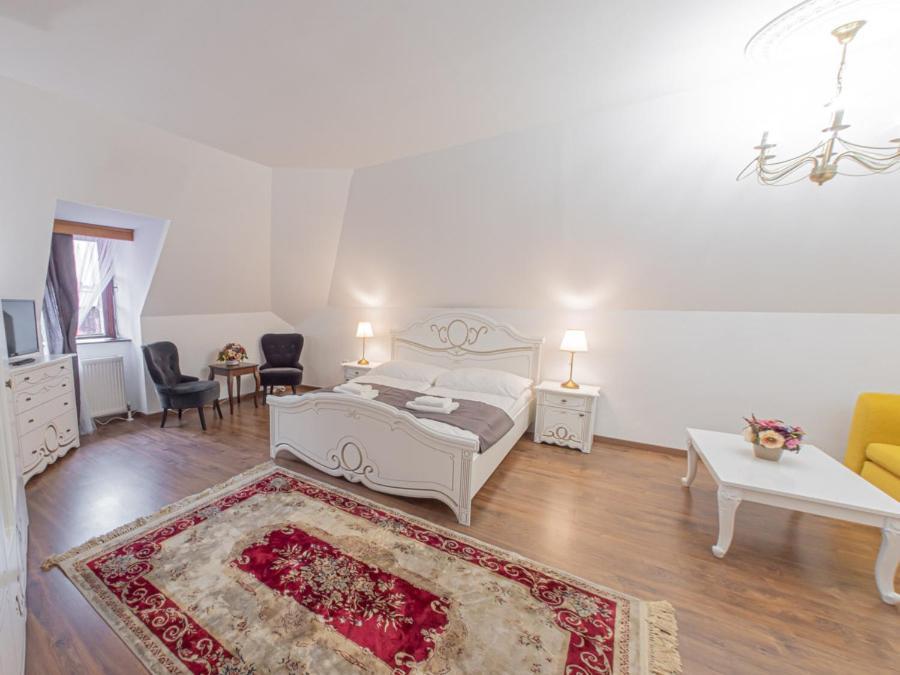 Hotel Salamander - Garni Banska Stiavnica Exterior photo